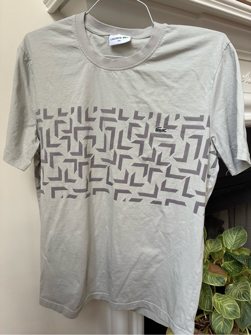 Lacoste Men's Light Gray Graphic Crew Neck Tee with Geometric Print